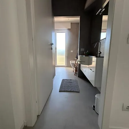 17 Apartment